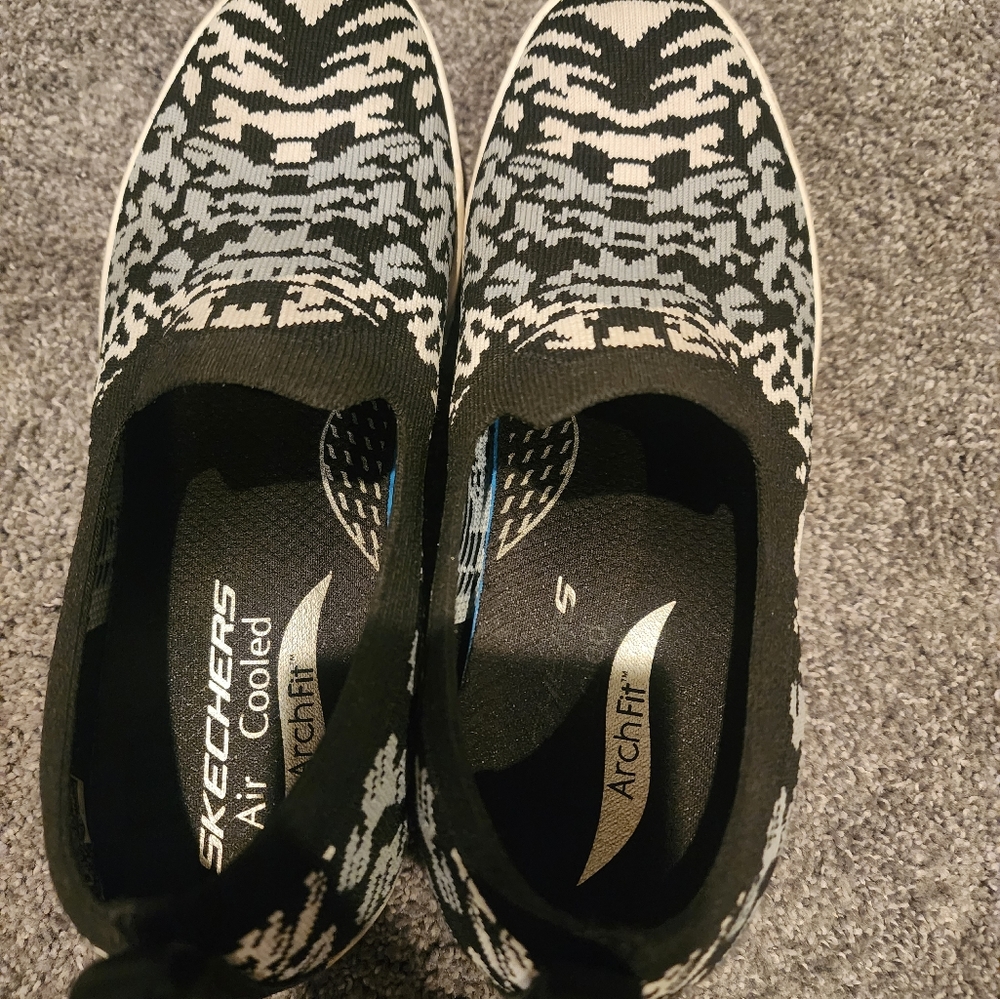 Skechers shoes - Picture 3 of 4